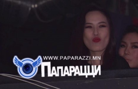 ”Гурван охин” хамтлагийнхан бут авав