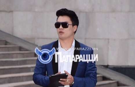 Дуучин A cool SALE зарлахаа больсон