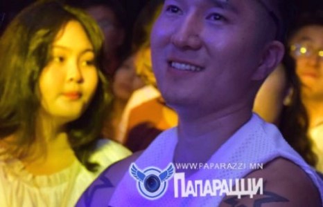 Дуучин Заяа 700 саяын үнэтэй байранд амьдардаг...