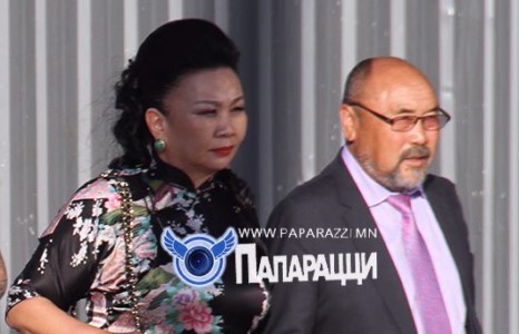 2 талаас нийлсэн 6 хүүхдийн аав ээж 2