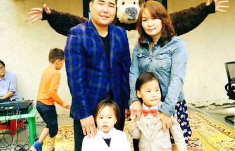 Эрдмийн аянд мордож буй олны танил эрхмүүдийн хүүхдүүд