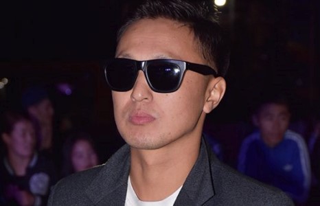 Ц.Алдармаа хүмүүсээс зугтаж нөхөр нь ил гарав