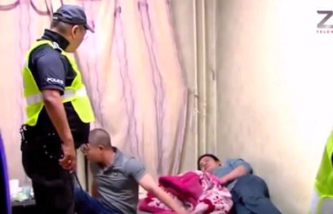 Вьетнамчууд монгол охидуудтай зугаацсаар байна /видео/