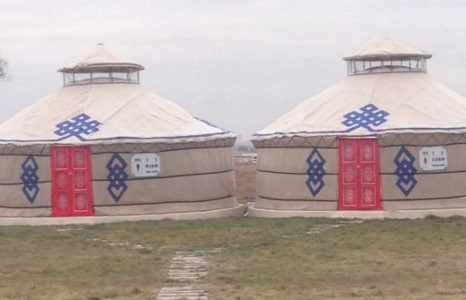 Олон улсын үзэсгэлэнгийн үеэр Монгол гэрээр нийтийн бие засах газар барьжээ