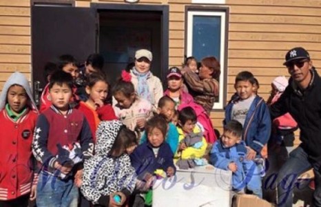 Гавьяат Одноо Улаанчулуутын хогийн цэг дээрх сургалтын төвдөө хувцас, тоглоом өгчээ