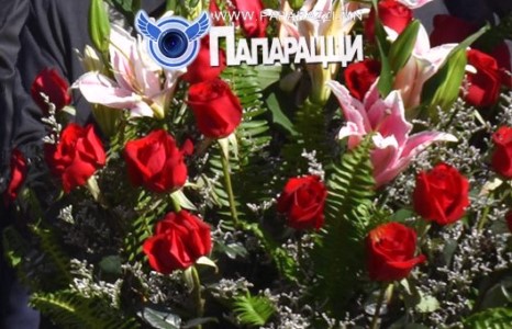 Ерөнхийлөгч С.Зоригийн хөшөөнд цэцэг өргөлөө