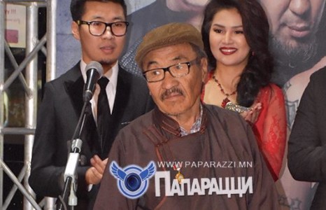 Урлагийн л хүн