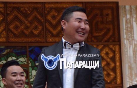 Жүжигчин Г.Алтаншагай хуримын тов түгээсэн үү