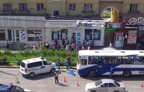 Нэг хүн нас барж, таван хүн гэмтсэн ноцтой осол гарлаа
