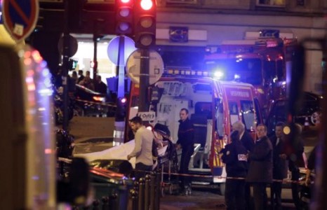 -Парист дараалсан зургаан халдлага гарч 153 хүн амиа алдлаа-