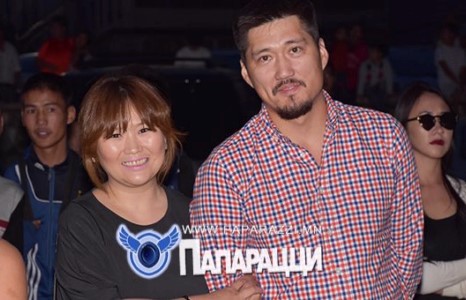 Загварын ертөнцийн сайхан залуу