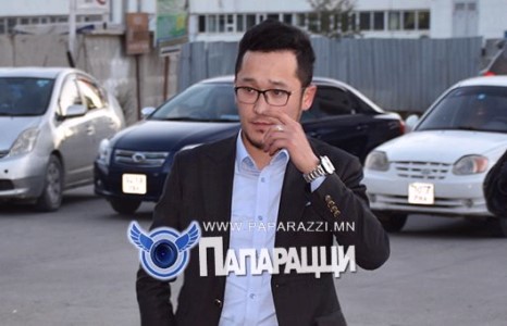 Тэмка хамтрагчаа сольсон уу