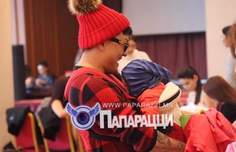 Б.Амархүү шинэ хүнээ олны харцнаас нуув