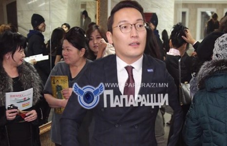 Топ модел Х.Бадамгэрэлийн халамжит хань