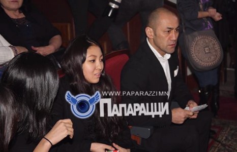 М.Оргил монголын киночдын гарцыг зассаар