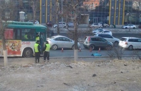 Согтуугаар том оврын автобус жолооджээ