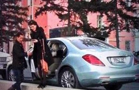 “Бенз” Л.Эрдэнэчимэг гишүүний бенз мөргөлджээ