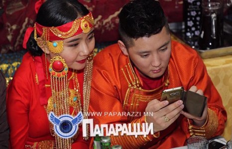 Нийтийн дууны гүнж ханхүүгийн хослол