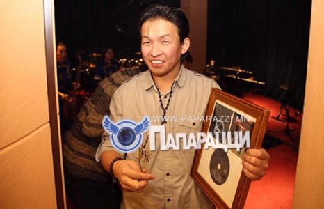 Бөмбөрчин Жерри өөрийн гэсэн студитэй боллоо