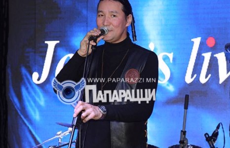 “Нисванис”-ын Амгаагийн гэнэтийн бэлэг