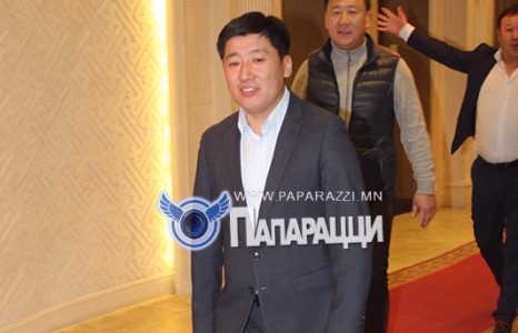 Урлагаар боловсорсон дарга