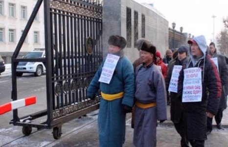 ГАДААДЫН ХӨРӨНГӨ ОРУУЛАЛТЫГ ХӨӨН ГАРГАЖ, БАРУУН БИДНЭЭС НҮҮРЭЭ БУРУУЛБАЛ МОНГОЛ ТӨГРӨГ ЮАНИАР СОЛИГДОНО