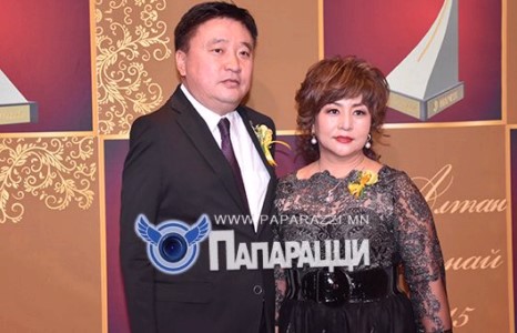 Манлай уяачийн дархан бэр