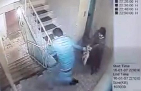 Хөгшин хүн дээрэмдсэн “арчаагүй” дээрэмчид баригджээ