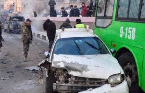 Автобусны ослын улмаас 9 хүн амиа алджээ