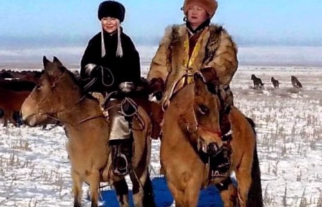 С.Жавхлан, Т.Баясгалан нарын “гэнэтийн бэлэг”