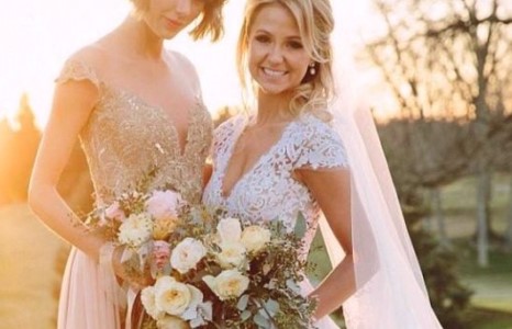 Тэйлор Свифт хуримын гэрч болжээ