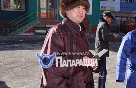 Р.Адъяад дээл буурь нэмдэг үү