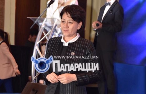 С.Оюун гишүүн ХҮН намтай ураг барилдлаа