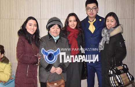 Э.Мишээл, О.Цэнгэл нар ээжүүдийнхээ хамт болзсон уу