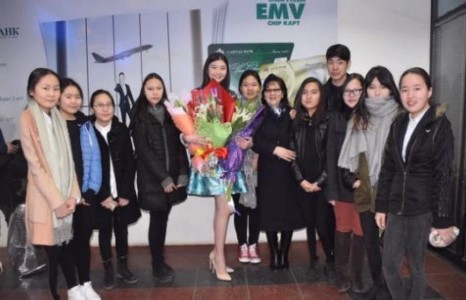 Дэлхийн супер модель Т.Шинэтуяа эх орондоо ирлээ