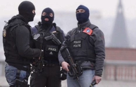 Белгийн цагдаа нар зургаан сэжигтнийг баривчлав