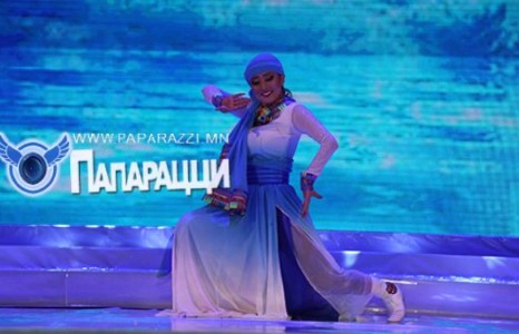 Мөнгөнхуарын уран биелгээ