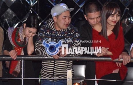 “Outlaw” хамтлагийн бүсгүйчүүдээ баярлуулав