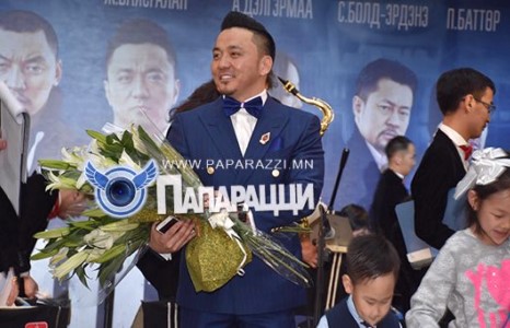 Баян Баясаа “Соёлын тэргүүний ажилтан” боллоо