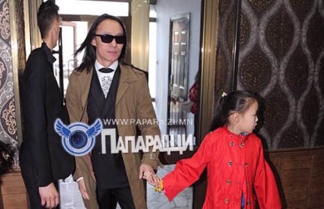 “Нюанс”-ын Амарсанаа гүнжтэйгээ албаа амжуулав