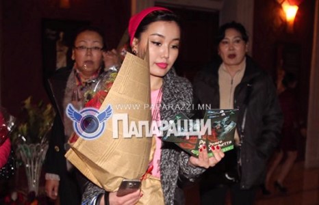 Жүжигчин П.Шүүдэрцэцэг “Улаанбурхан”-аар өвчилсөн хүүхдүүдэд тусална