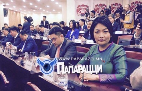 “Шоу”-чин Б.Саранчимэг сонгуулийн хууль зөрчиж байна