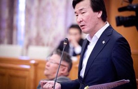 С.Ганбаатарыг “шахаанд оруулав”