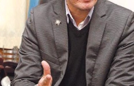 С.Ганбаатар гишүүн төрхөмдөө буцжээ