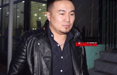 Дэлхийн аварга, наадам ер нь завгүй дээ