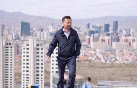 ”Төр хэзээ ч хийж чадахгүй ажлуудыг өөр дээрээ овоолчихсон”