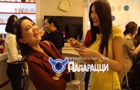 Уйлах нэг өдөр байхад инээх мянган өдөр ирнэ  