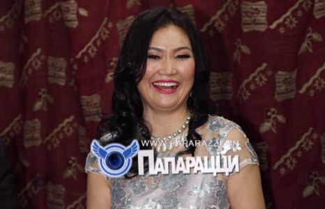 Яадаг юм, нийтийн дууны хөтлөгчөөр занималдана аа 