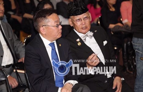 Аавтайгаа хамт өтөлнө гэдэг сайхан