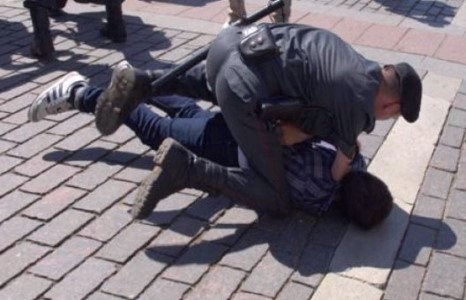 Гуравдугаар ангийн охиныг хүчирхийлсэн этгээдийг баривчилжээ